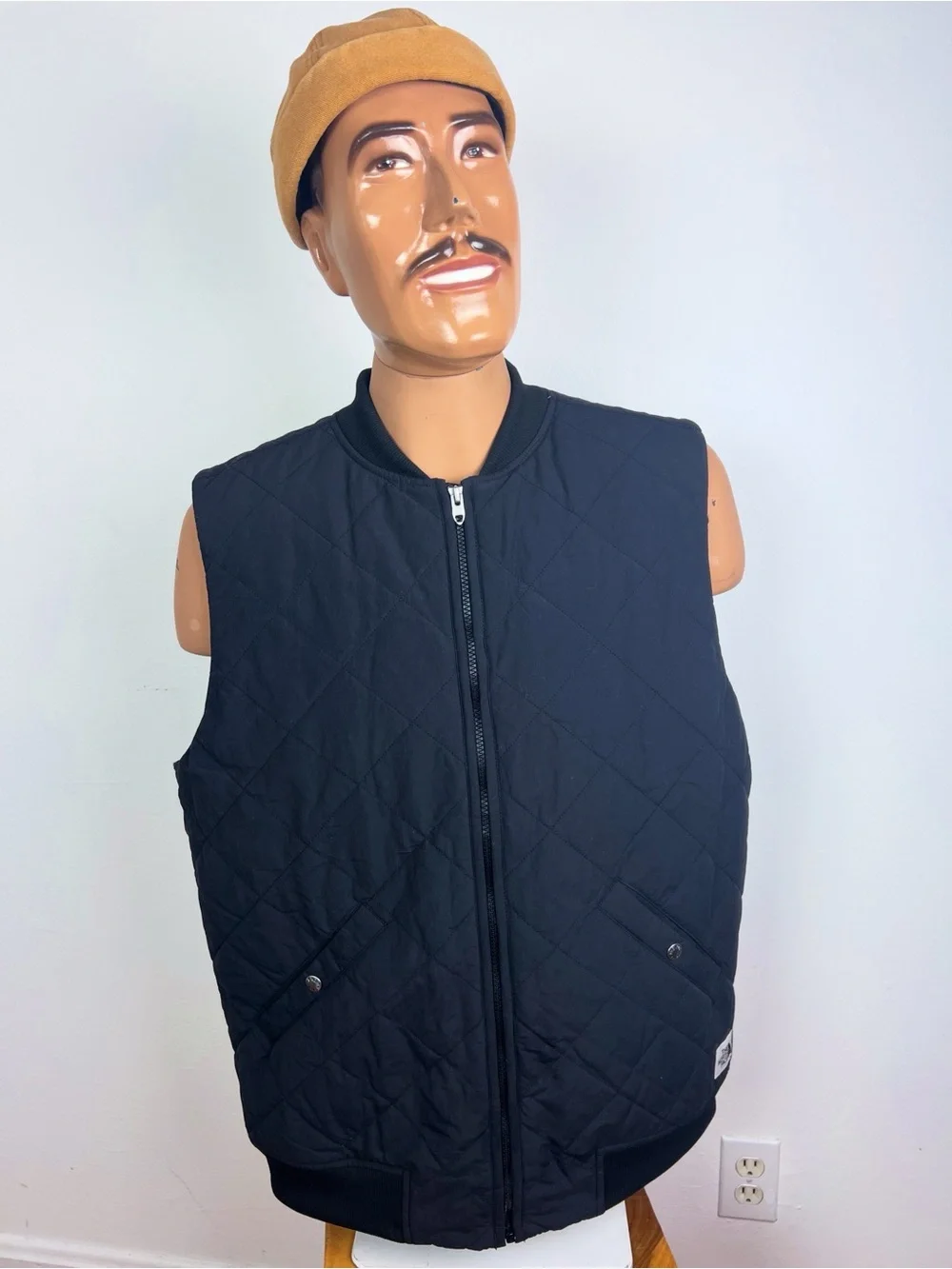 The North Face Men's Quilted Fleece Lined Nylon Black Quilted Zip-Front Vest L